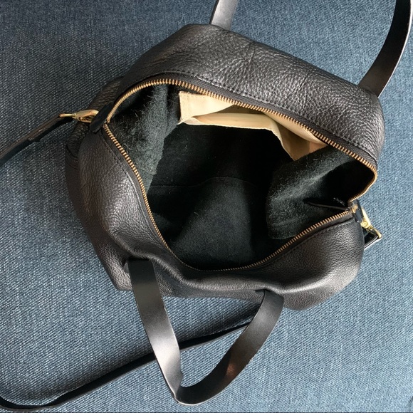 GAP Black Leather Mid-sized Crossbody Bag - Picture 2 of 9